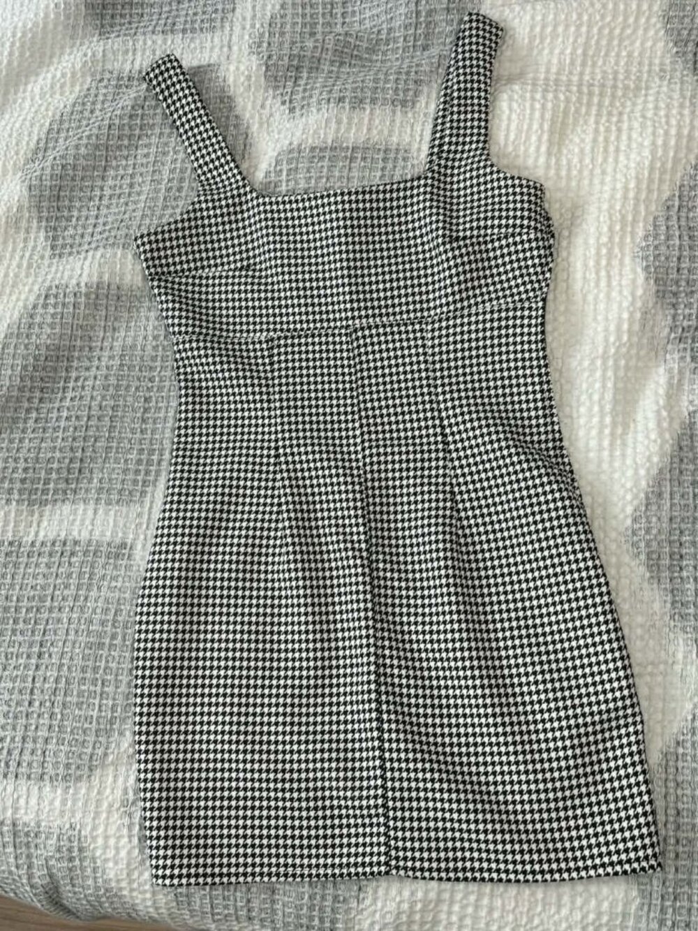 Black And White Short H & M Dress